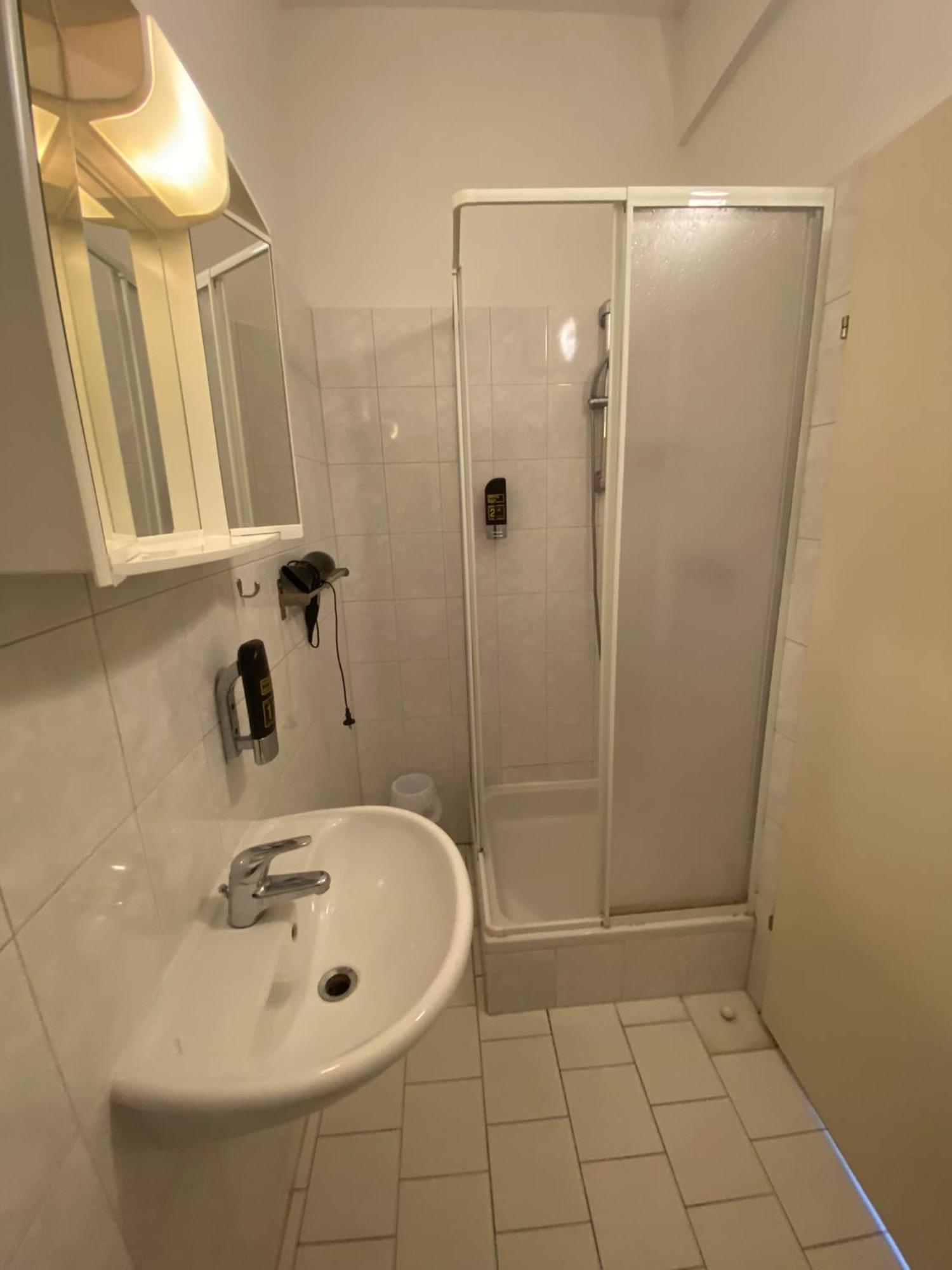 Pension Lizzi Vienna Exterior photo