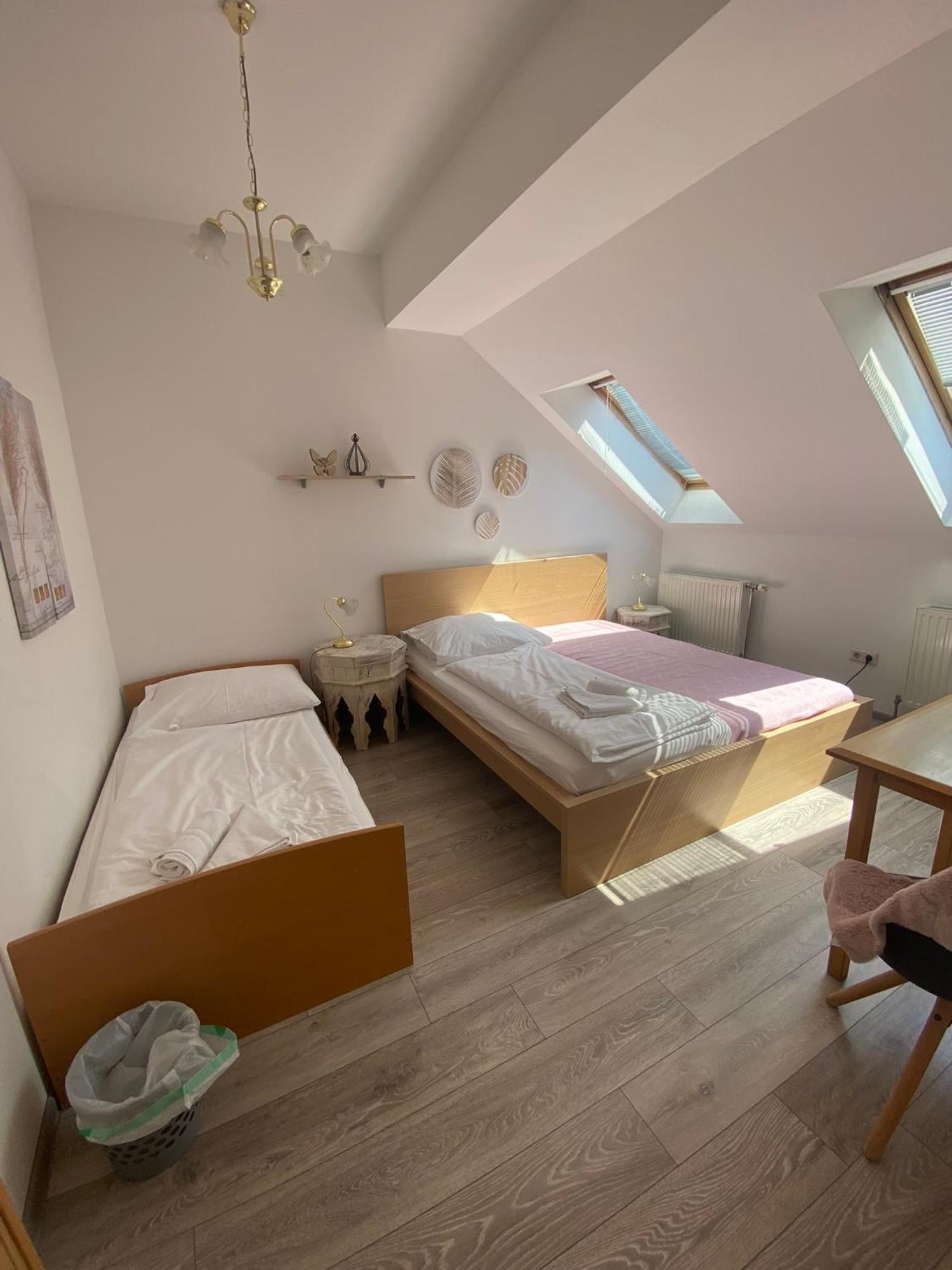 Pension Lizzi Vienna Exterior photo