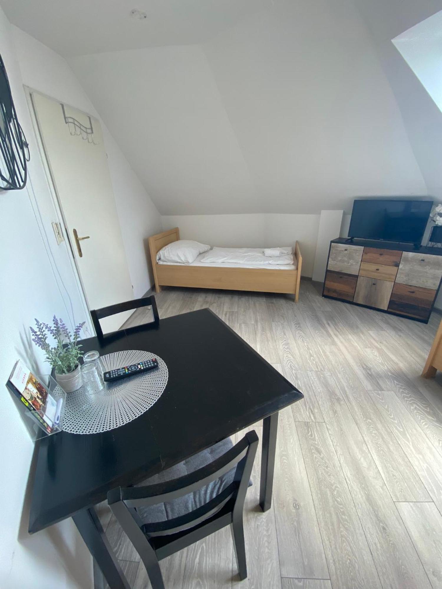Pension Lizzi Vienna Exterior photo
